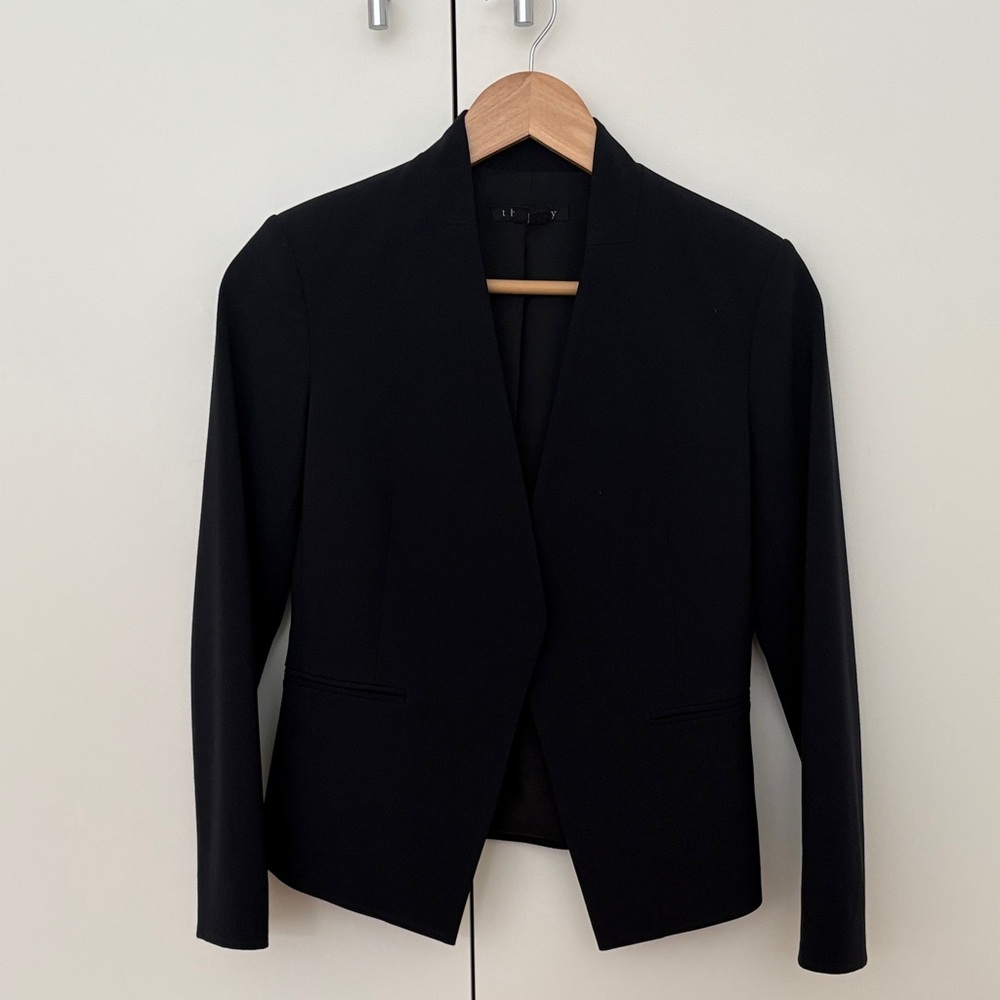 Theory Elegant Black Women's Blazer